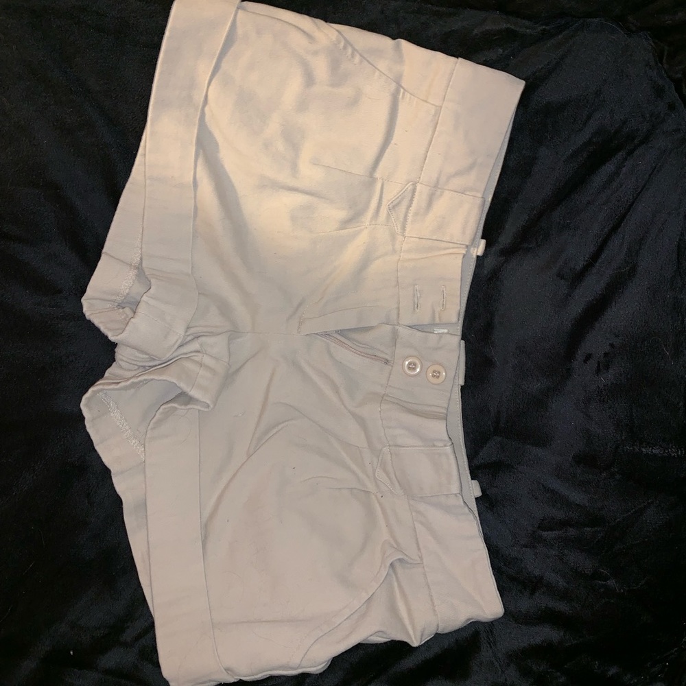 Women’s Khaki Shorts